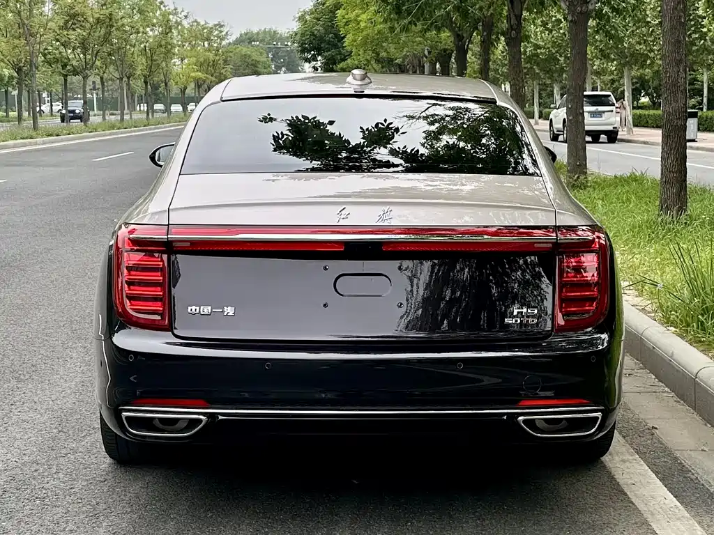 Hongqi H9 3.0 T Connected Flagship