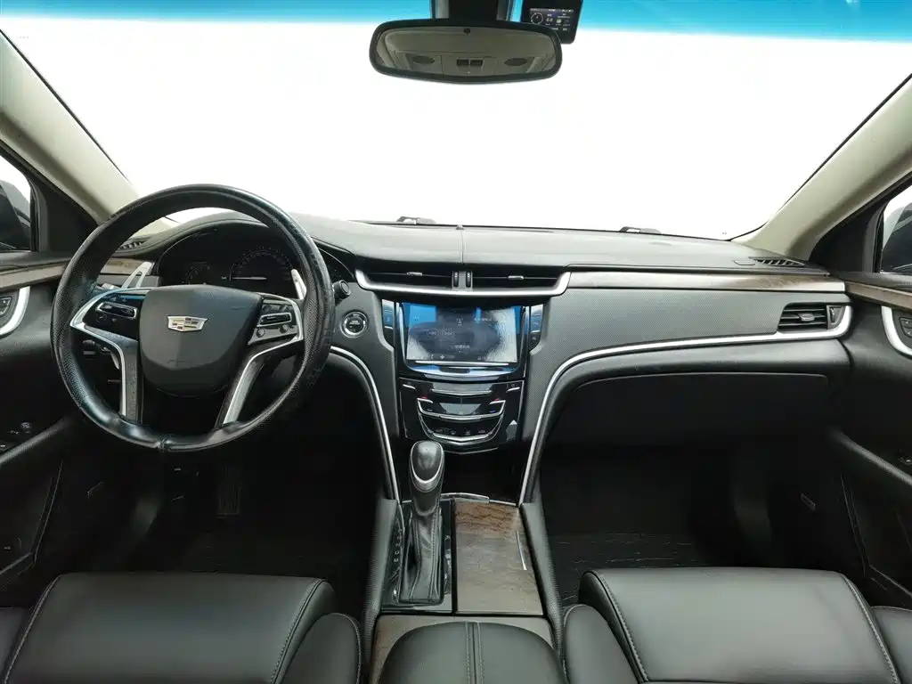 Cadillac XTS 28 T Tech