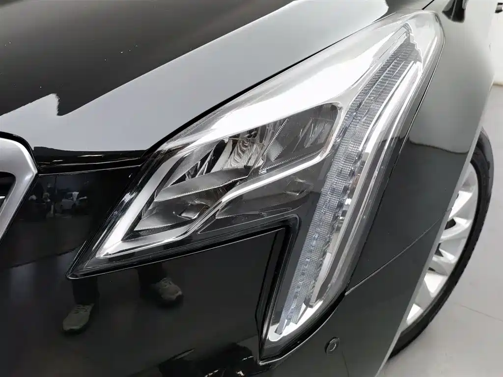Cadillac XTS 28 T Tech