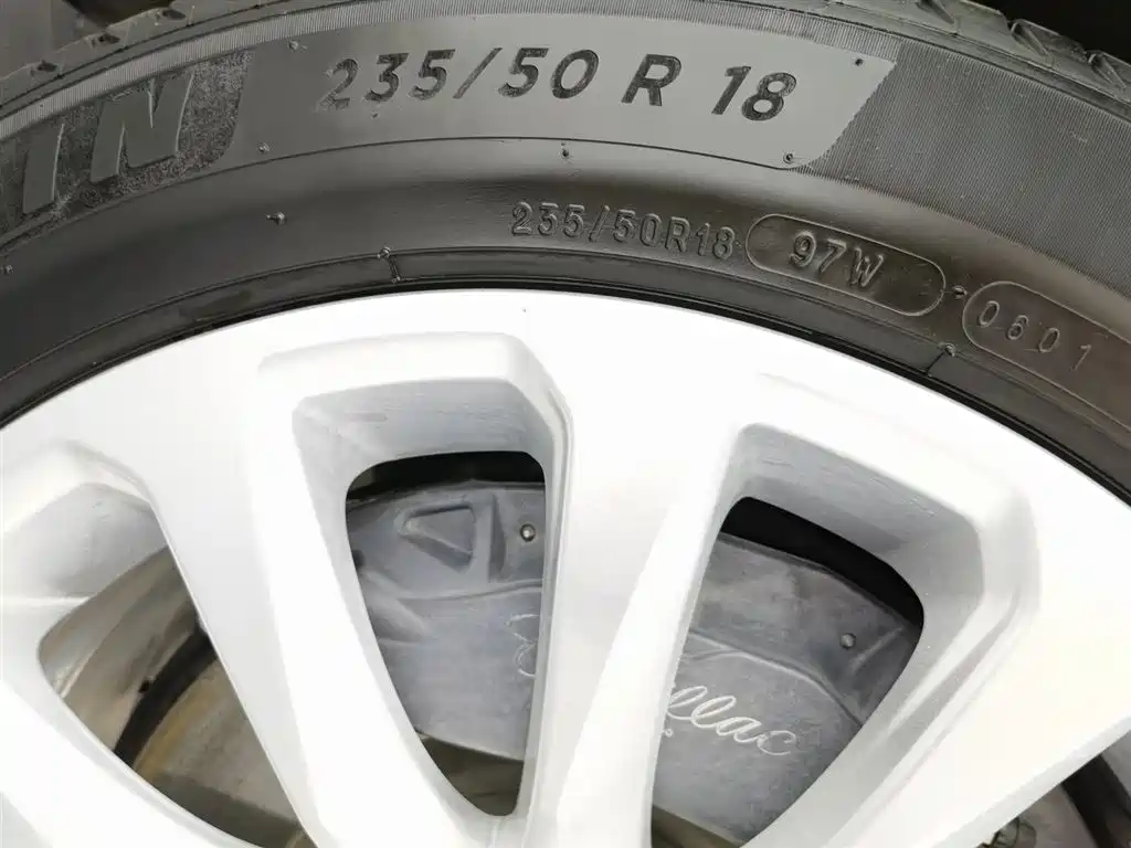 Cadillac XTS 28 T Tech