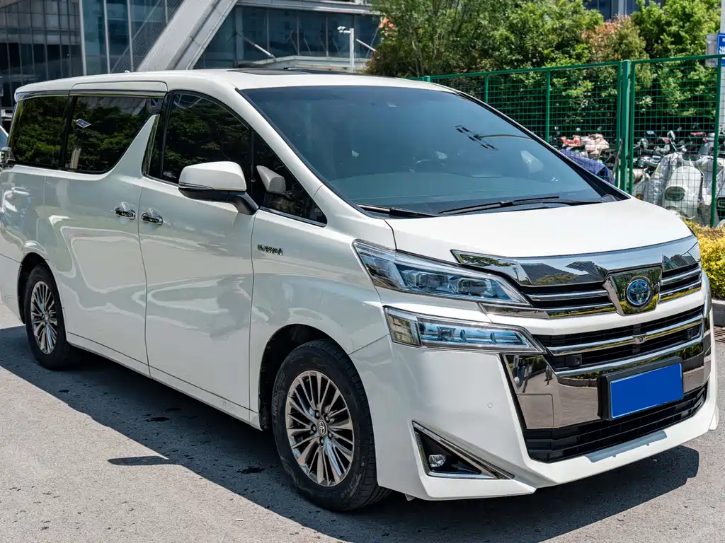 Vellfire Dual Engine 2.5 L HV Distinguished