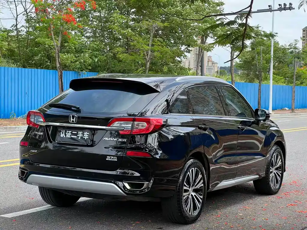 Avancier 370 TURBO 4 WD Premium