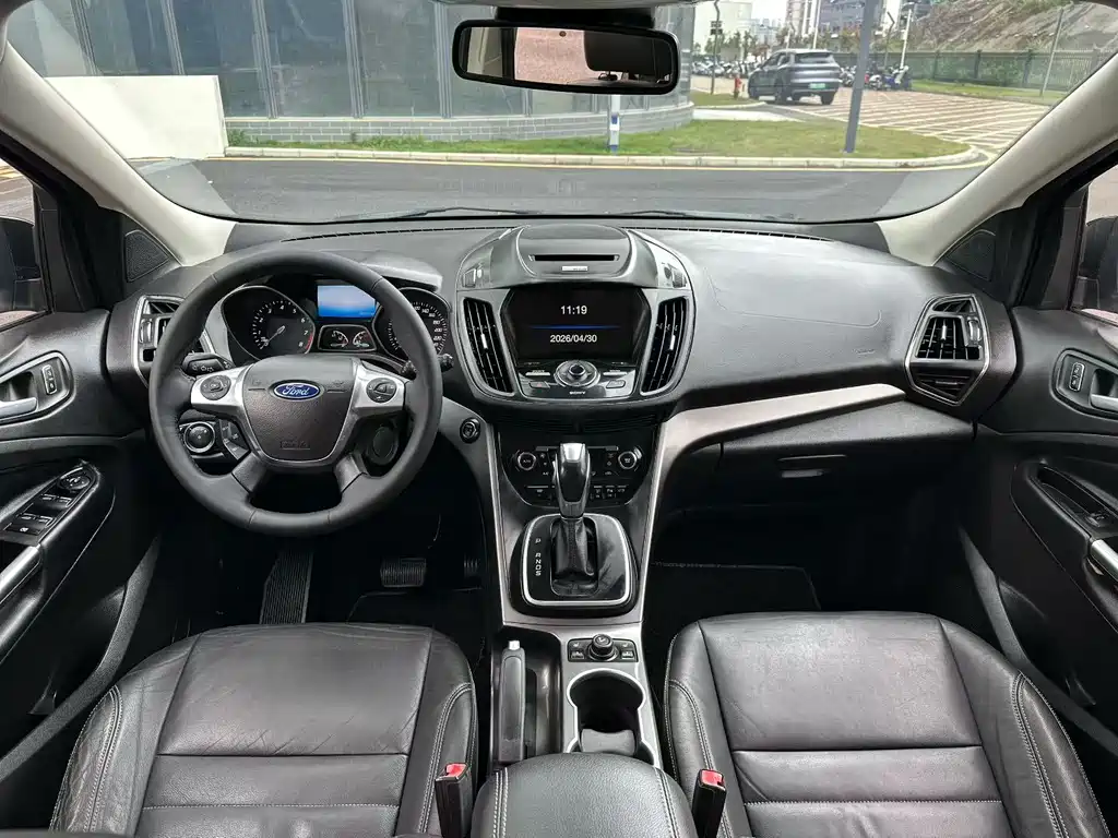 Kuga 2.0 L GTDi 4 WD Distinguished