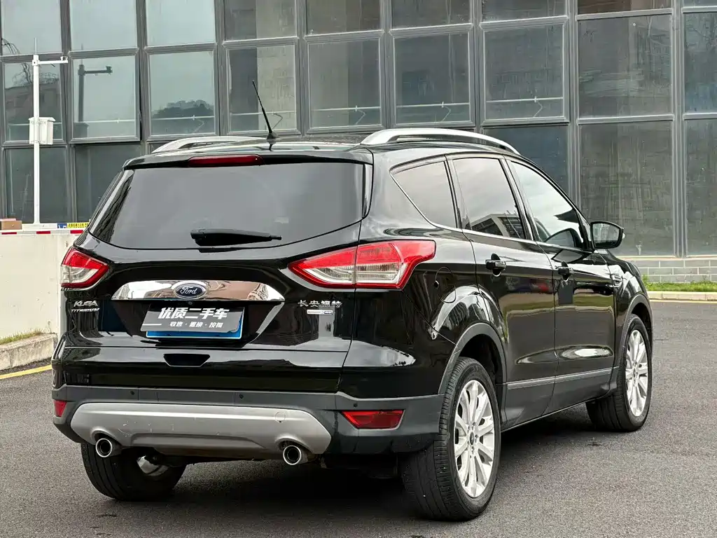 Kuga 2.0 L GTDi 4 WD Distinguished
