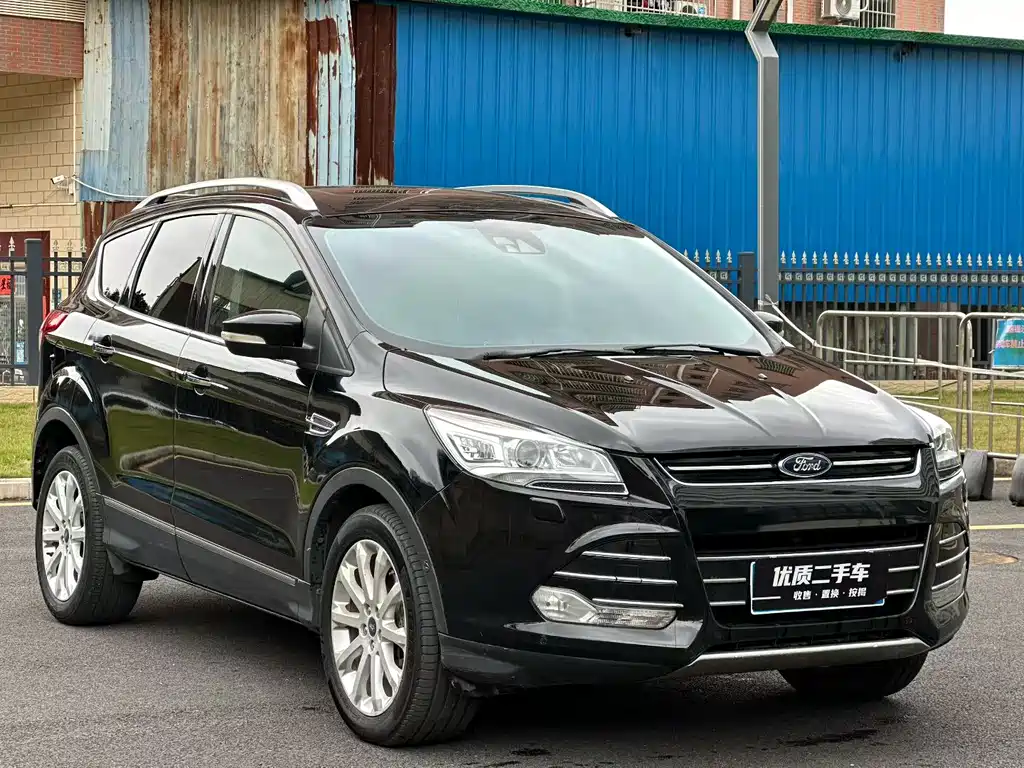Kuga 2.0 L GTDi 4 WD Distinguished
