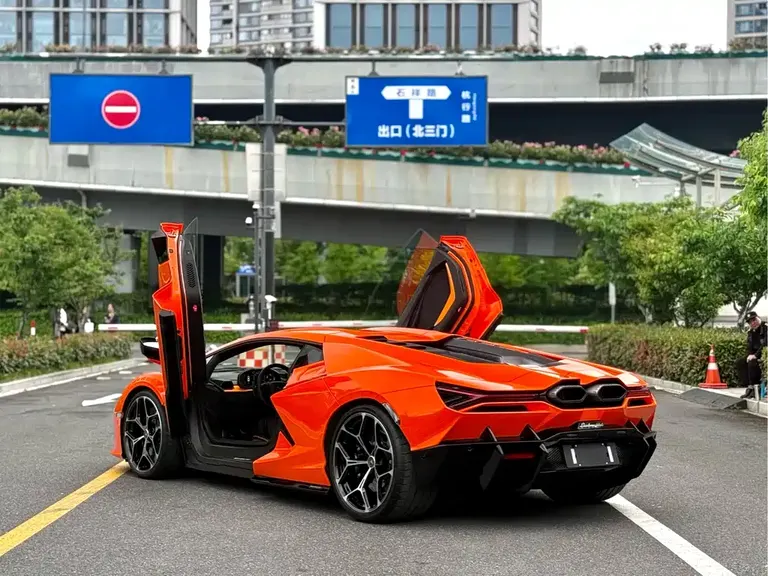 Lamborghini Revuelto 6.5 L PHEV Standard