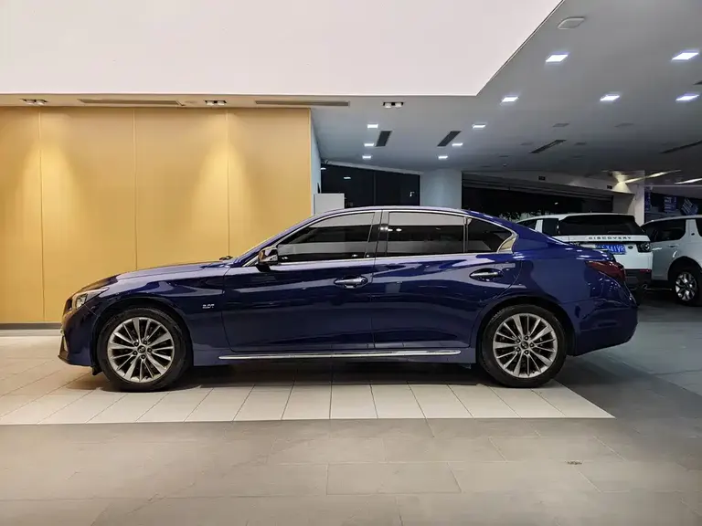 Infiniti Q50 L 2.0 T Progressive Enjoyment CN-VI