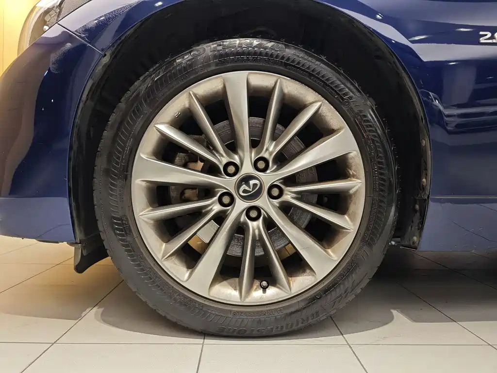 Infiniti Q50 L 2.0 T Progressive Enjoyment CN-VI