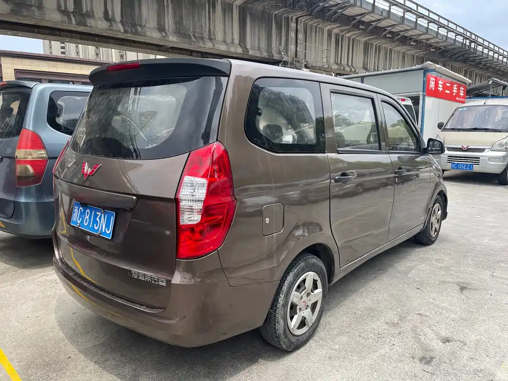 Wuling Hongguang 1.2 L S Basic CN-V