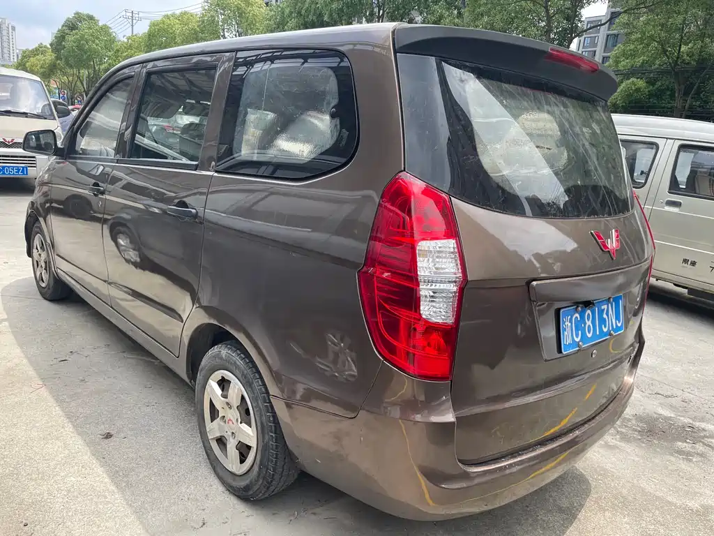 Wuling Hongguang 1.2 L S Basic CN-V