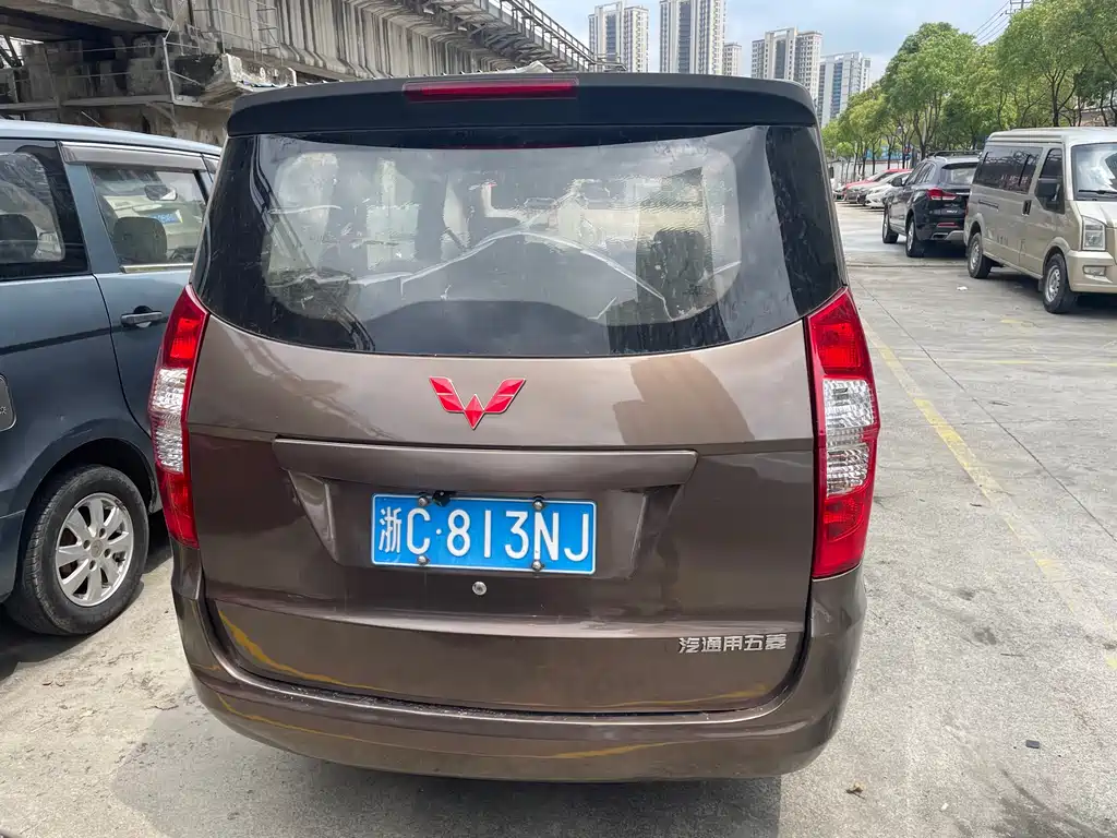 Wuling Hongguang 1.2 L S Basic CN-V