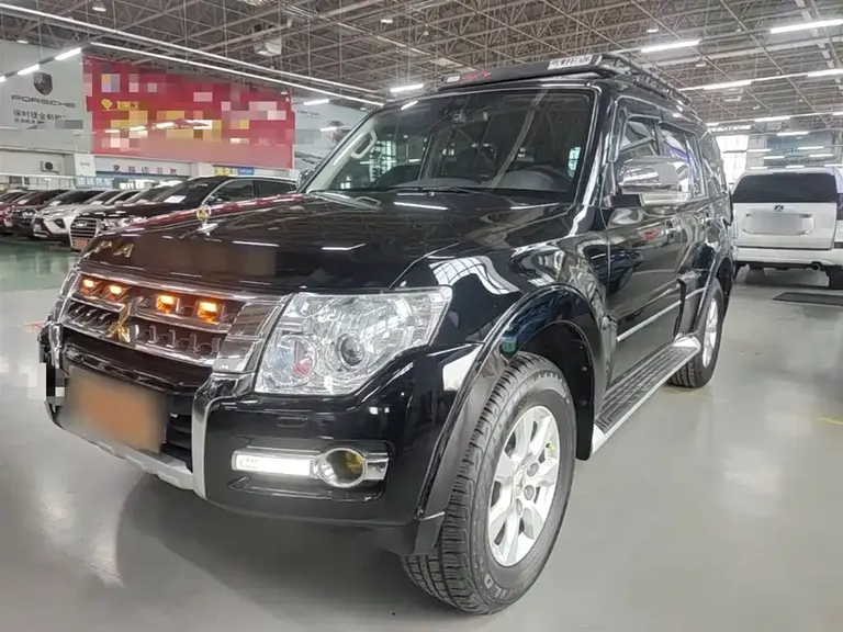 Mitsubishi Pajero (Import) 3.0 L Auto Distinguished CN-V