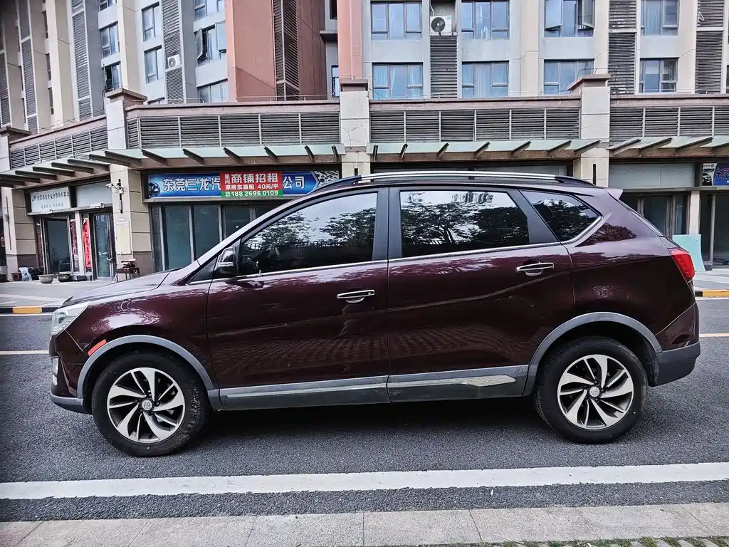 Baojun 560 1.8 L Manual Luxury
