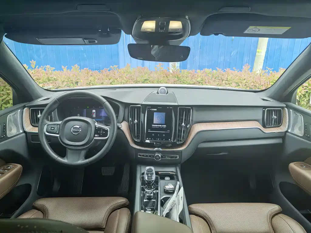 Volvo XC60 PHEV T8 PHEV Long Range 4 WD Smart Grace Luxury