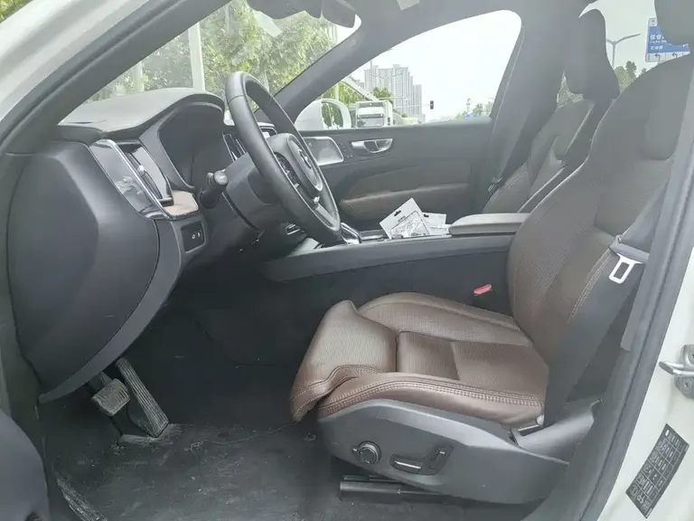 Volvo XC60 PHEV T8 PHEV Long Range 4 WD Smart Grace Luxury