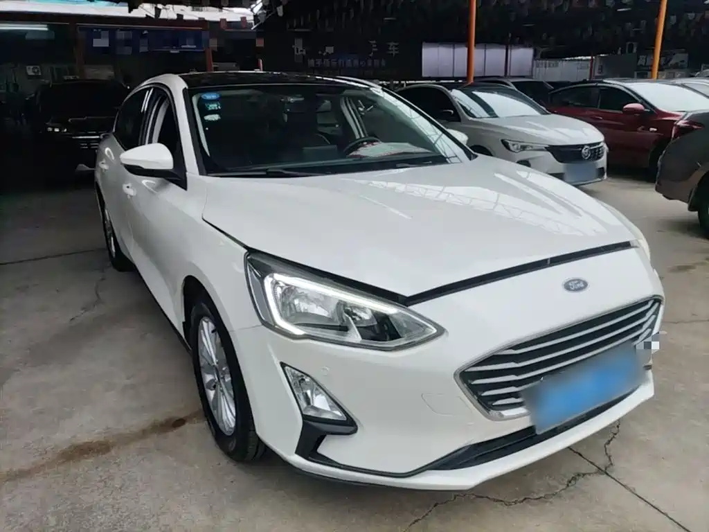 Focus Sedan EcoBoost 125 Auto Sharp Trend CN-V