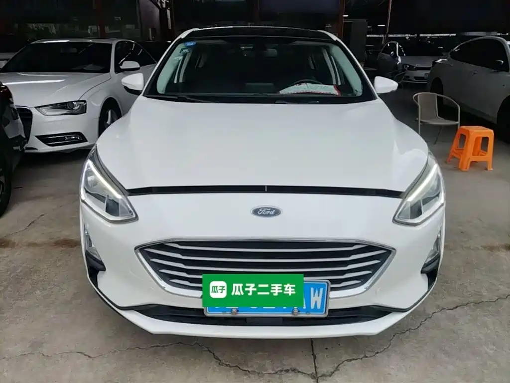Focus Sedan EcoBoost 125 Auto Sharp Trend CN-V