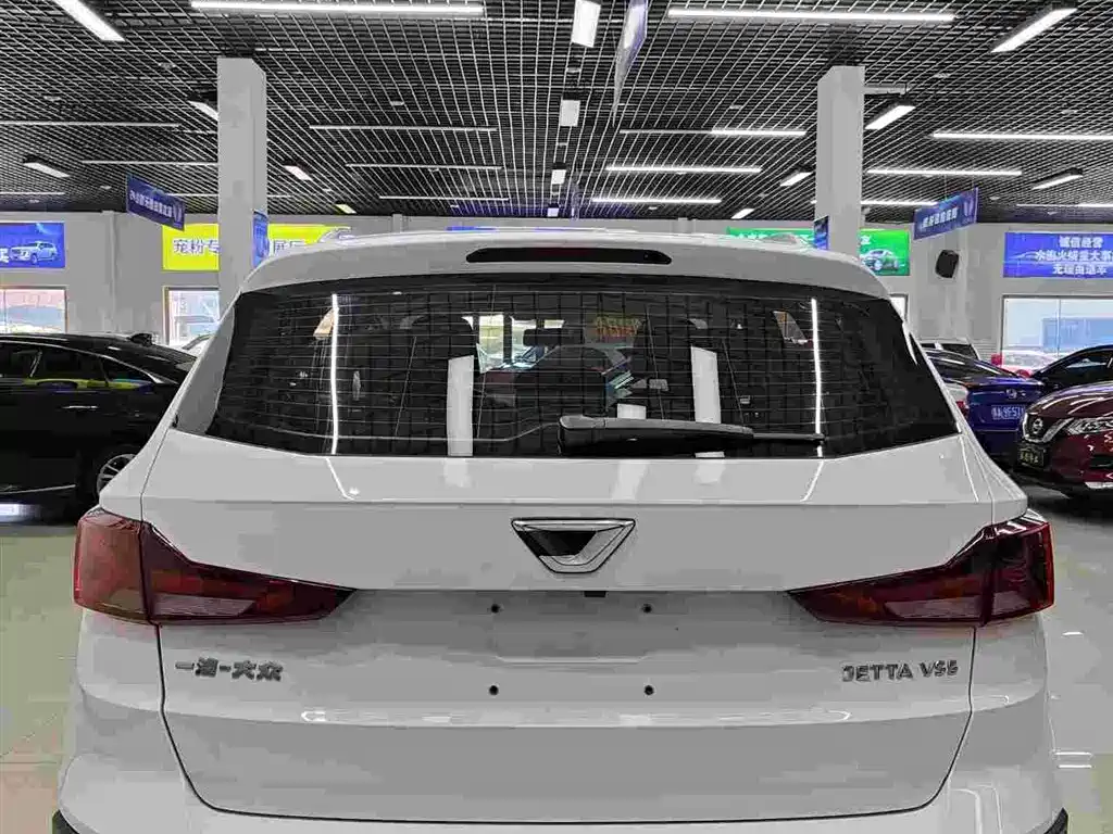 Jetta VS5 280 TSI Auto Progressive