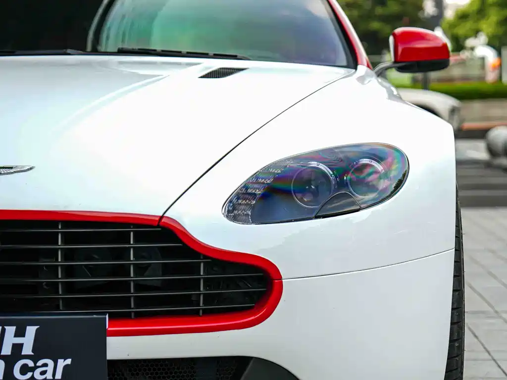 V8 Vantage 4.7 L Coupe