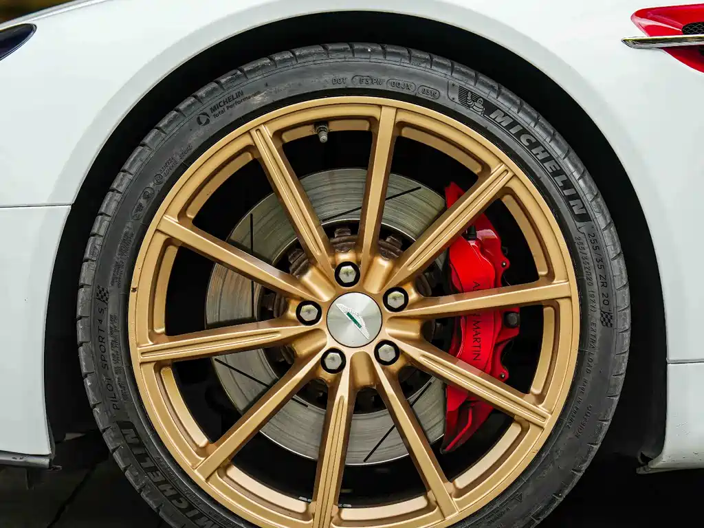 V8 Vantage 4.7 L Coupe