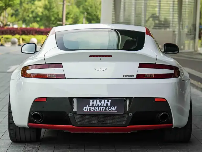 Aston Martin V8 Vantage 4.7 L Coupe