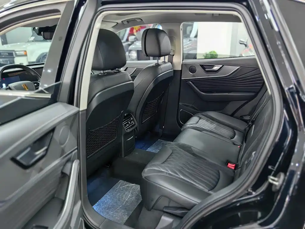 Hongqi HS5 2.0 T Flagship Enjoyment Pro
