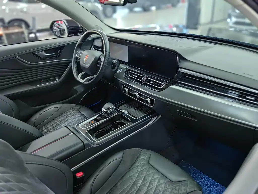 Hongqi HS5 2.0 T Flagship Enjoyment Pro