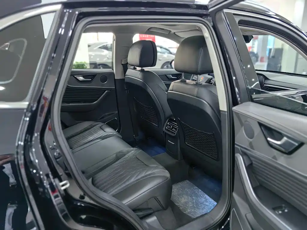 Hongqi HS5 2.0 T Flagship Enjoyment Pro