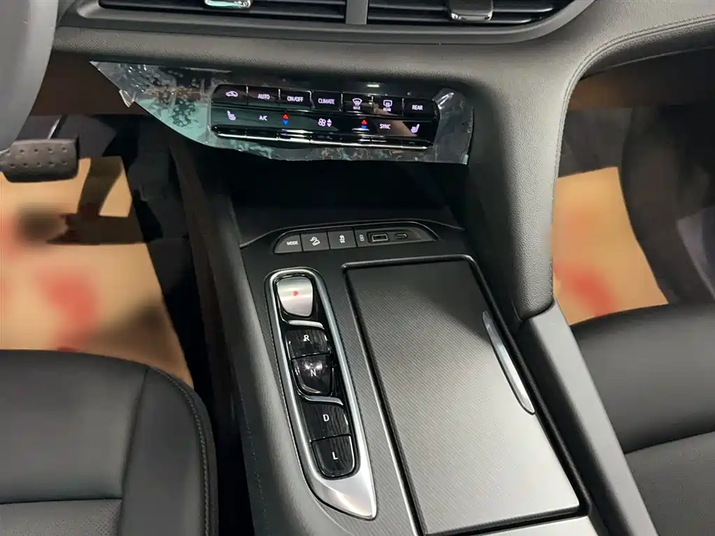 Enclave 28 T 2 WD Luxury