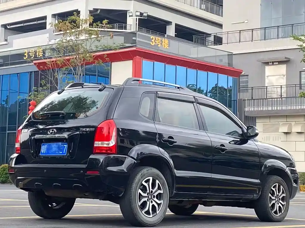 Tucson 2.0 L Auto 2 WD Comfort