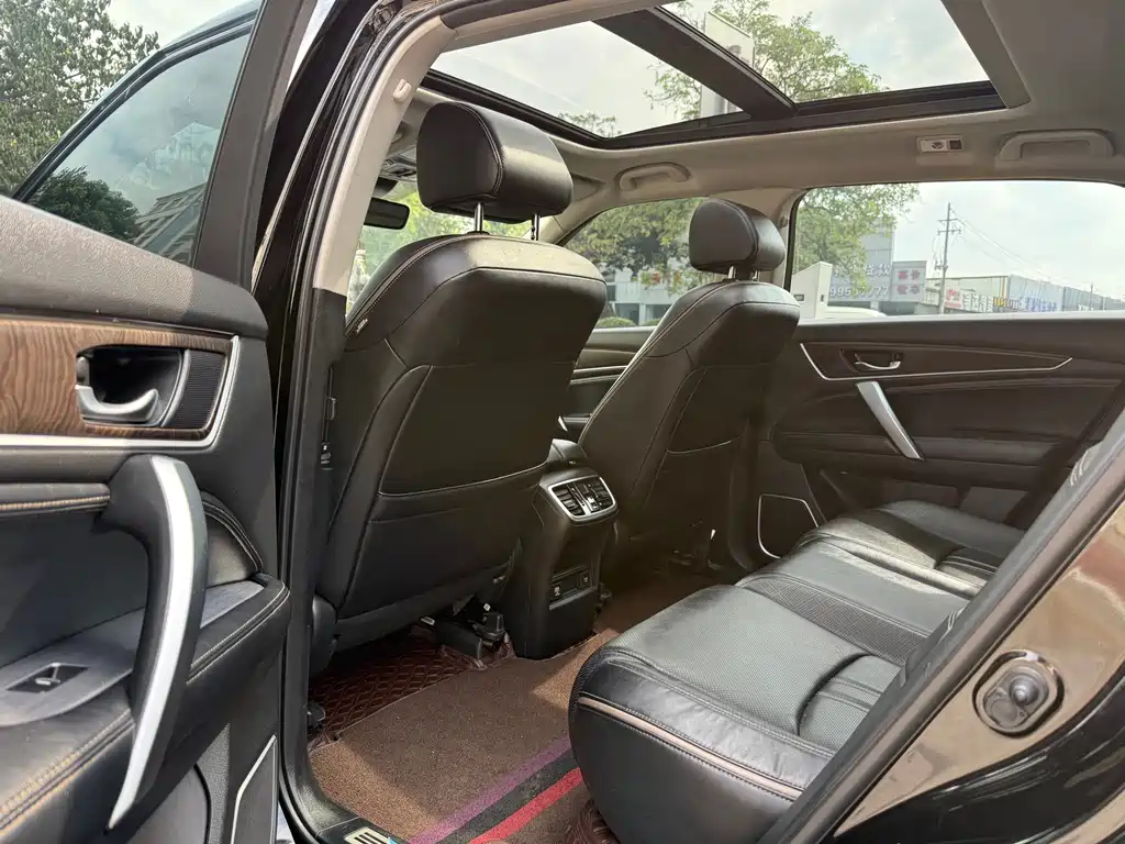 Avancier 370 TURBO 2 WD Luxury