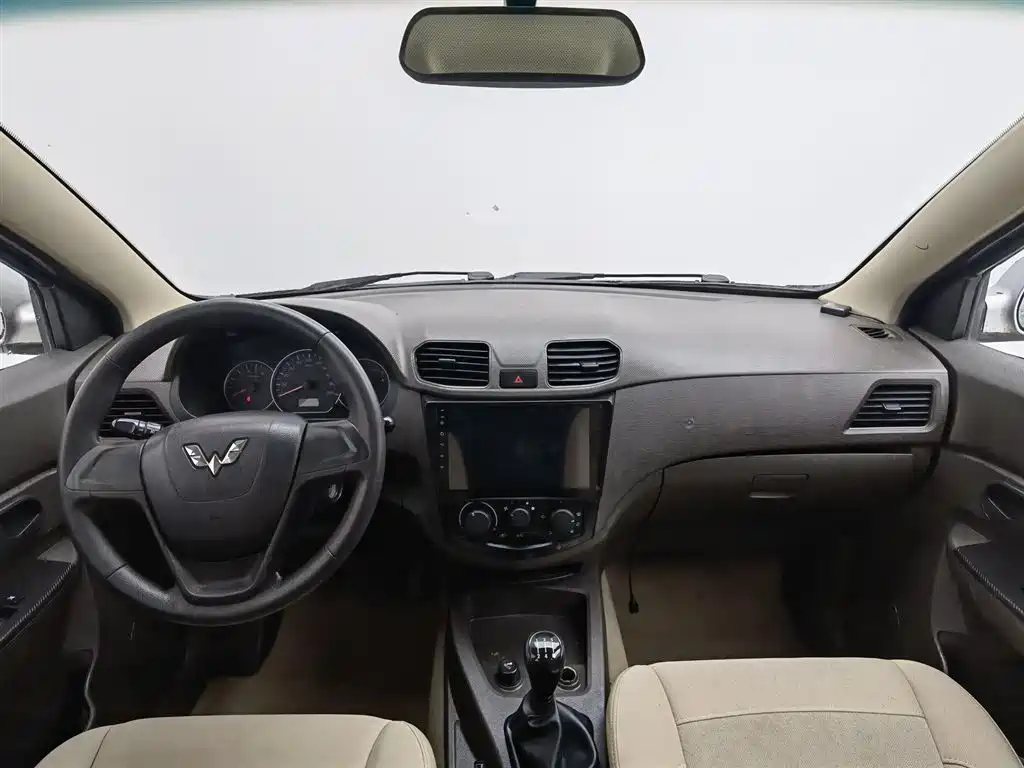 Wuling Hongguang 1.2 L Standard CN-IV