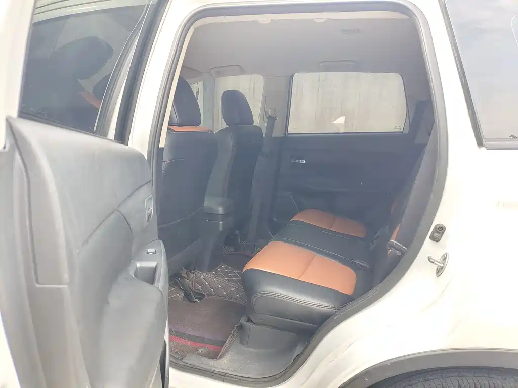 Outlander 2.0 L 2 WD Glory 5-seat