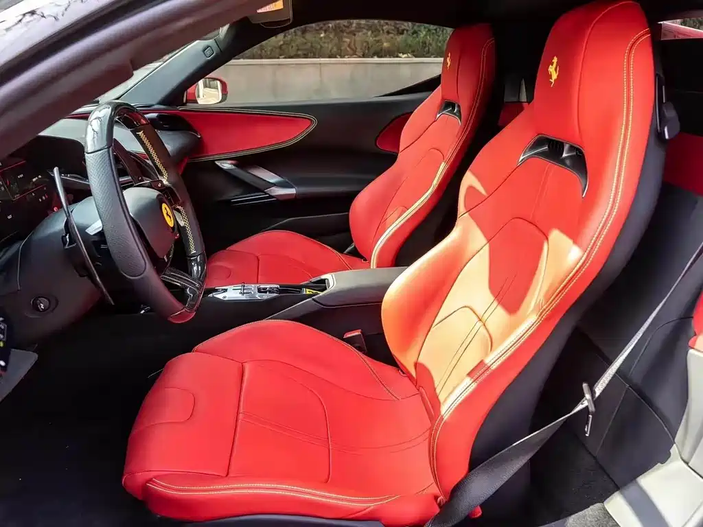 SF90 3.9 T V8 Stradale