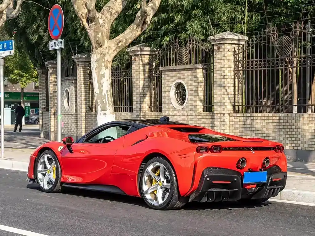 SF90 3.9 T V8 Stradale