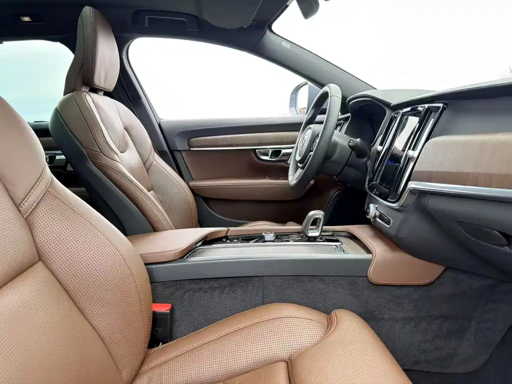 Volvo V90 沃尔沃V90 2022款 Cross Country B5 AWD 智尊版