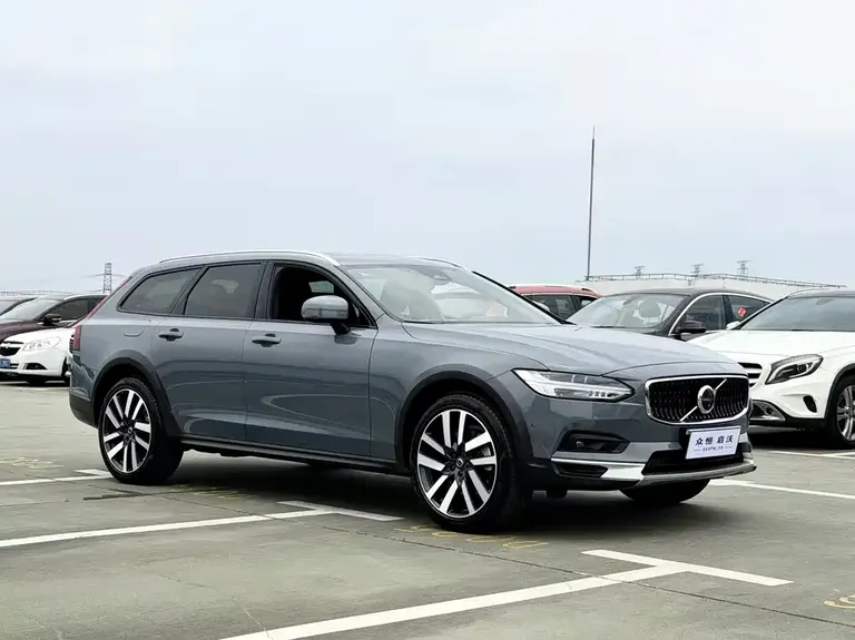 Volvo V90 沃尔沃V90 2022款 Cross Country B5 AWD 智尊版