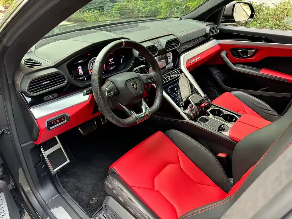 Urus 4.0 T V8