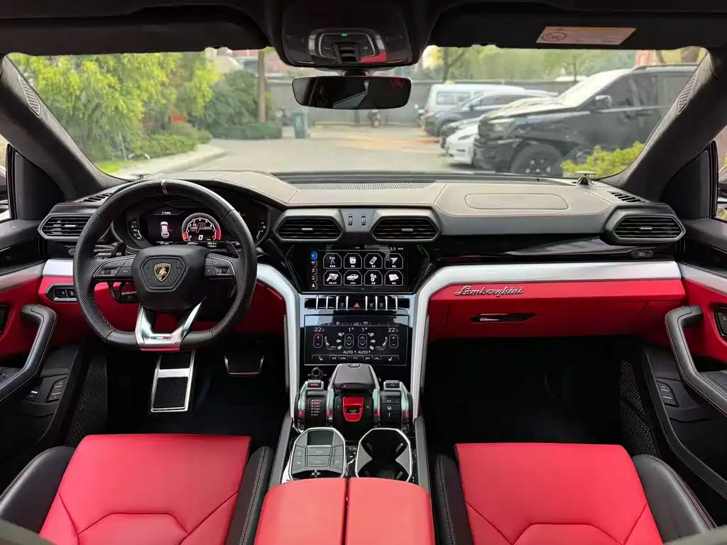 Urus 4.0 T V8