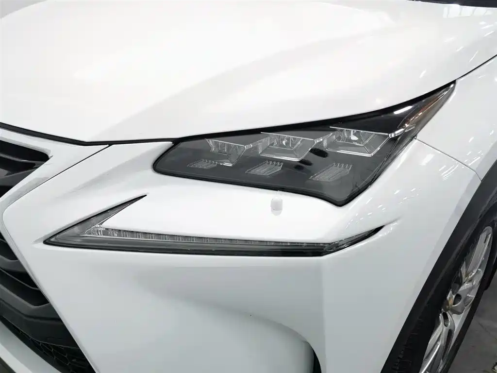 Lexus NX 300 h AWD Sharp Premium