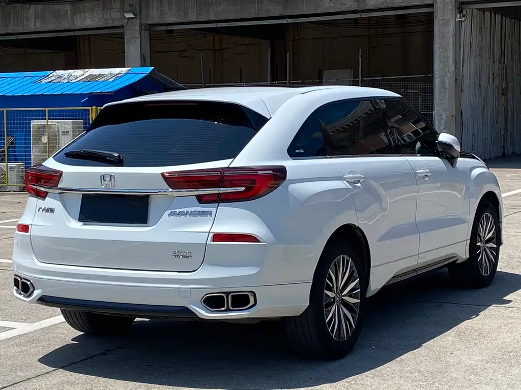 Avancier 370 TURBO 2 WD Luxury