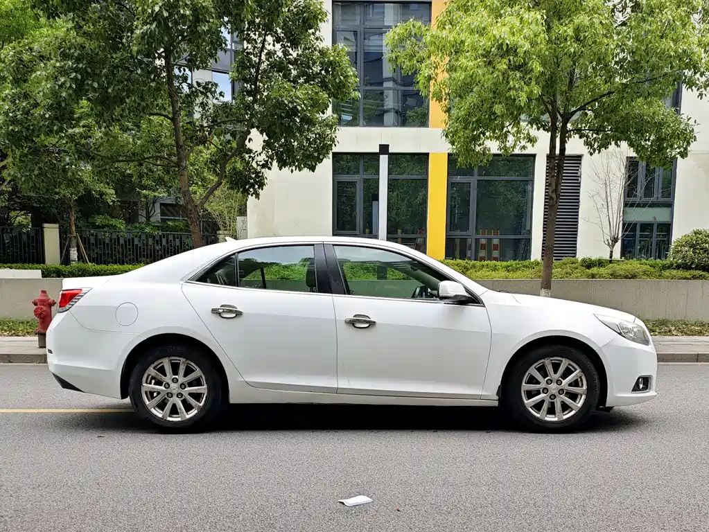 Malibu 2.0 L Auto Luxury