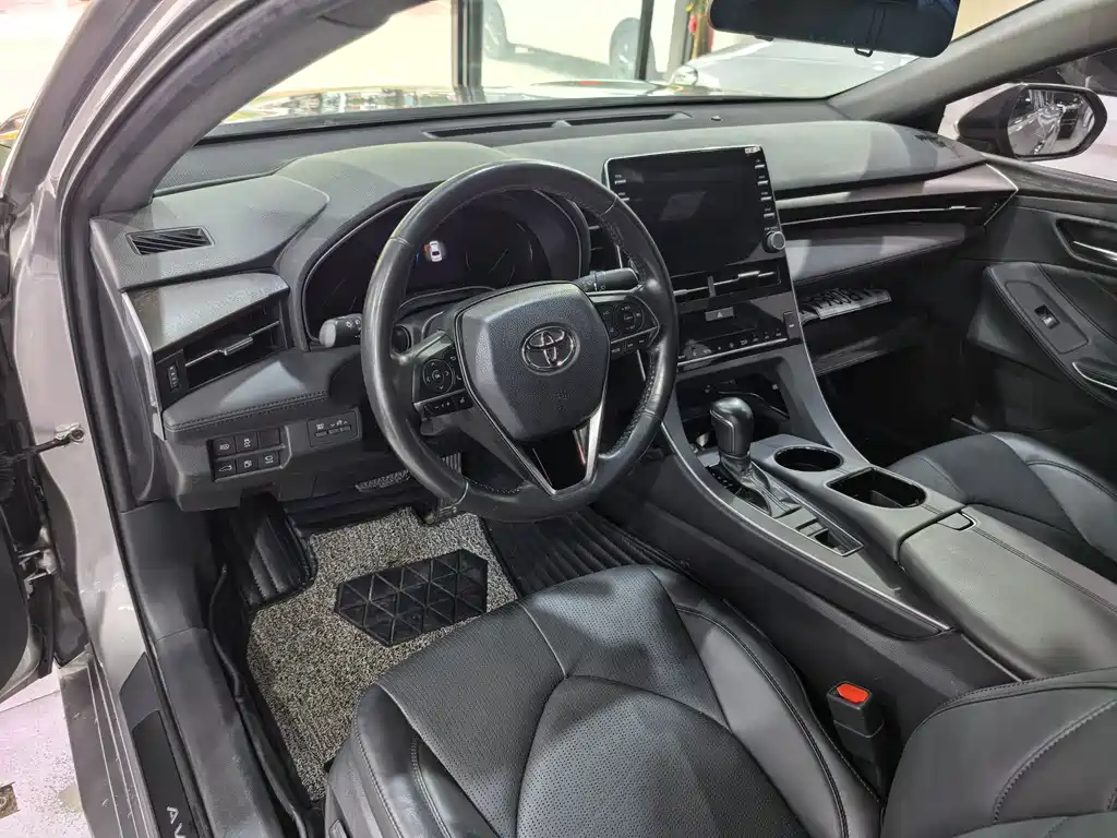 Avalon 2.0 L XLE Premium CN-VI