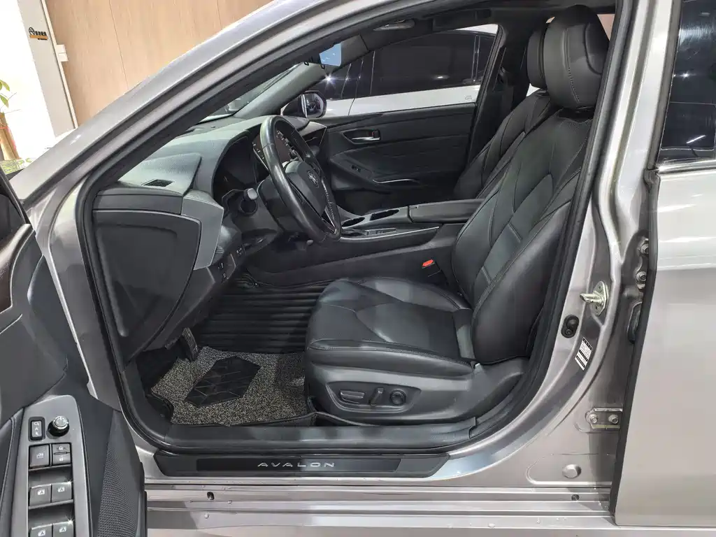Avalon 2.0 L XLE Premium CN-VI