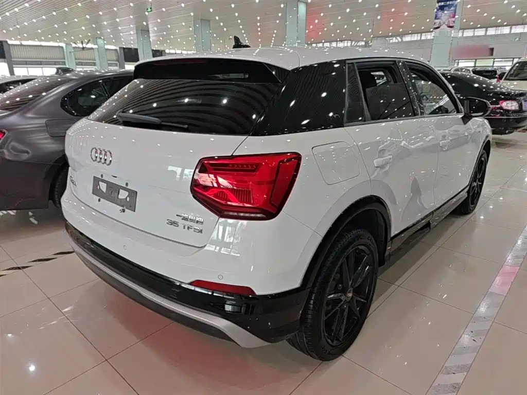 Audi Q2 L 35 TFSI Fashion Dynamic CN-V