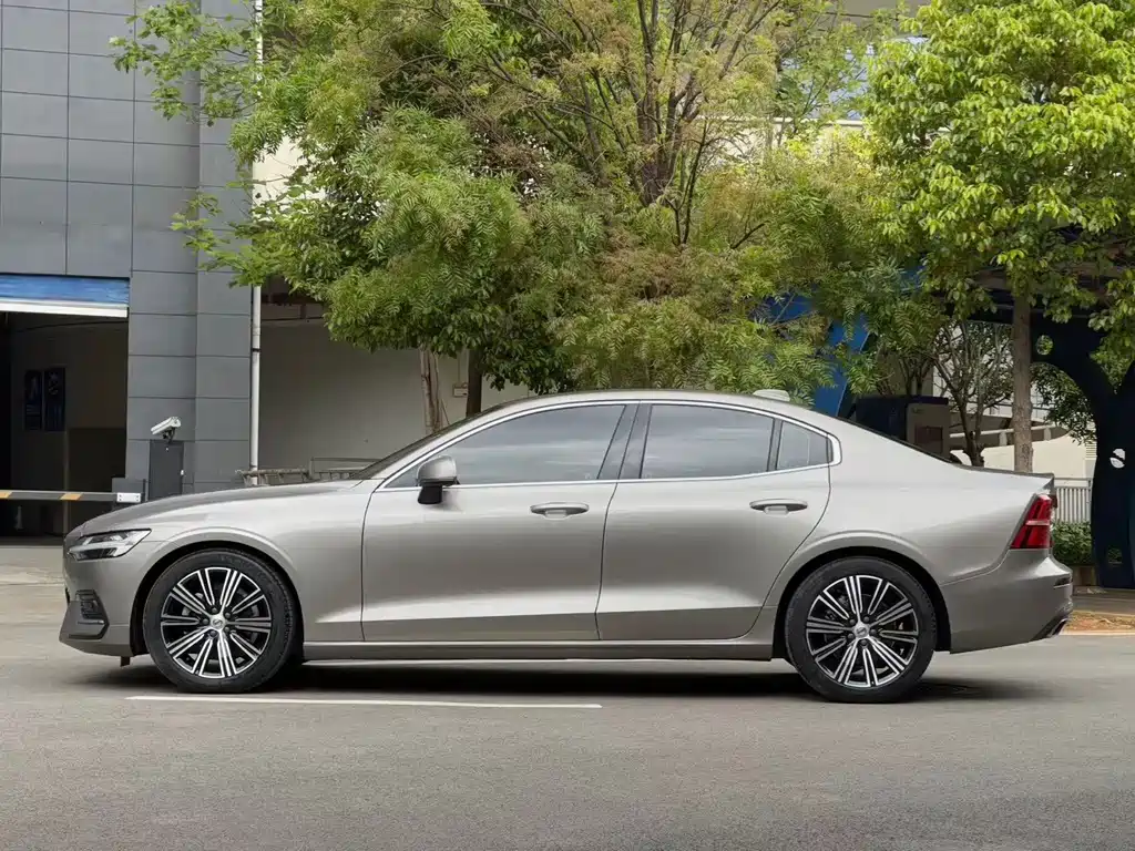 Volvo S60 B4 Smart Vision Luxury