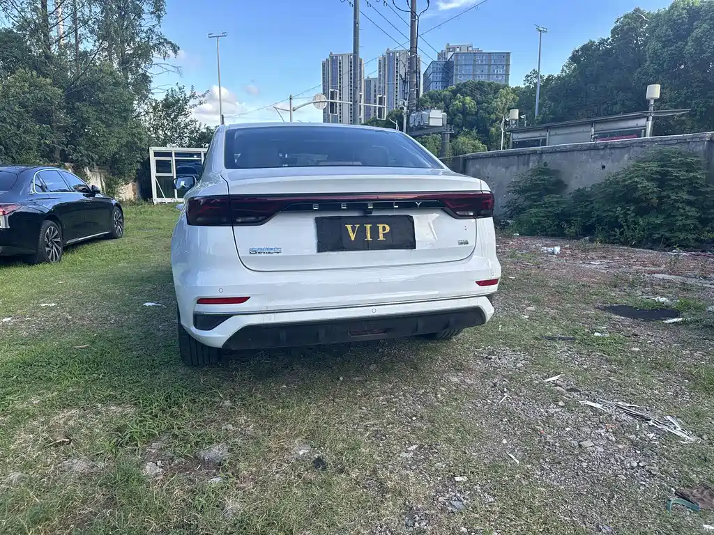 Emgrand 帝豪 2026款 400万纪念款 1.5 L CVT超越型