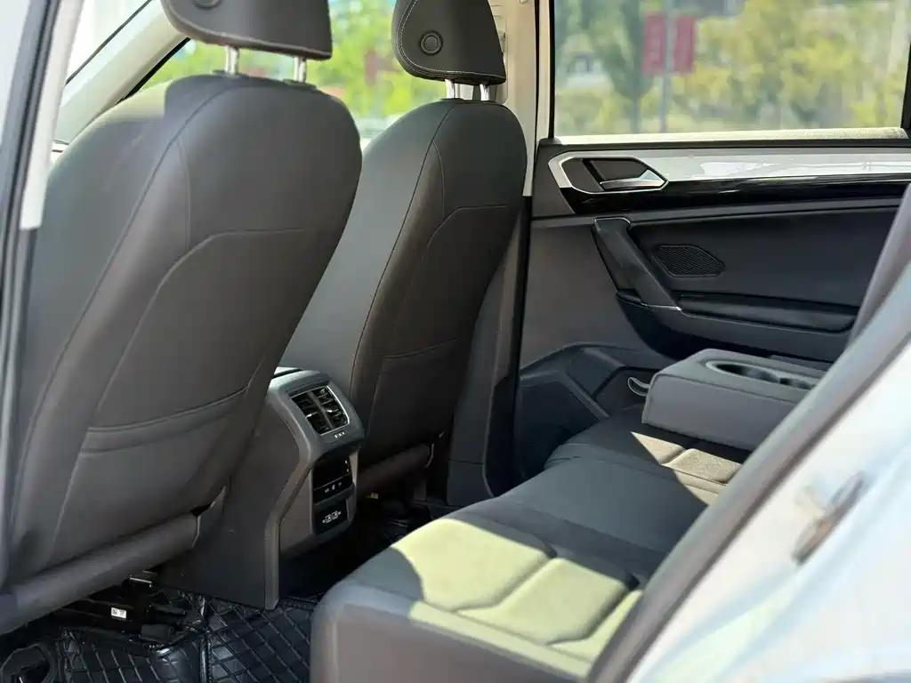 Tayron 330 TSI 2 WD Luxury Connected Plus