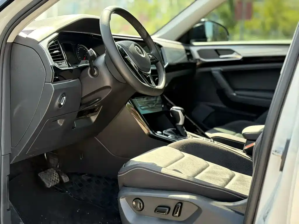 Tayron 330 TSI 2 WD Luxury Connected Plus