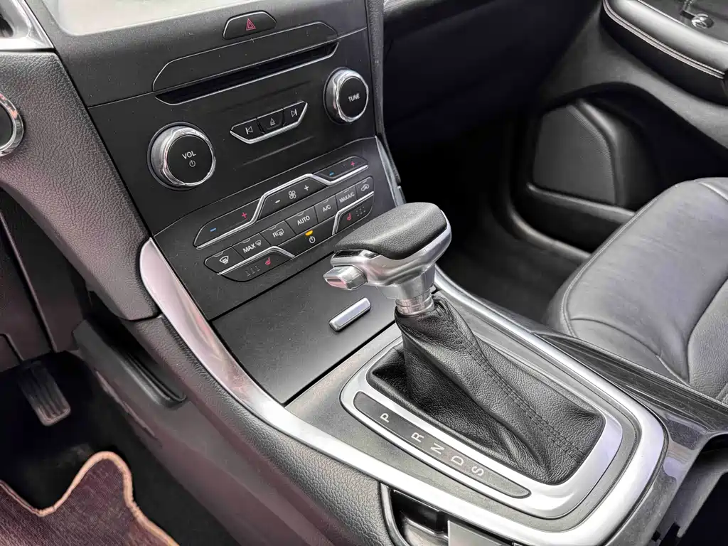 Edge EcoBoost 245 2 WD Sport 7-seat